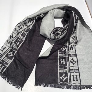 Scarf black and gray NWOT
